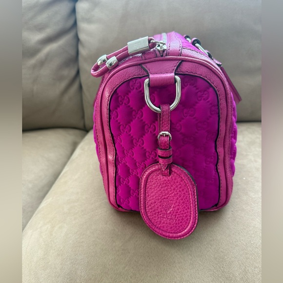 Gucci Fuchsia GG Embossed Neoprene Techno Tag Medium Boston Bag - Picture 3 of 15
